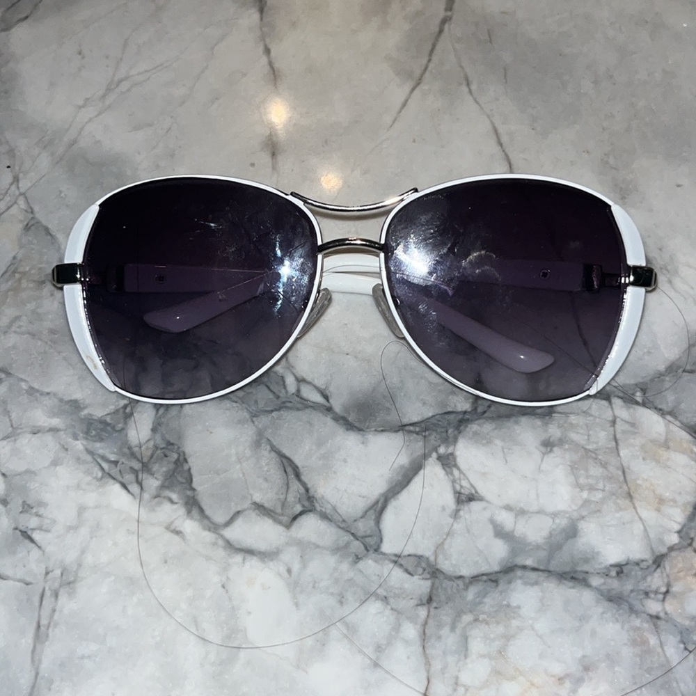 Aviator Glasses with Metallic Frame